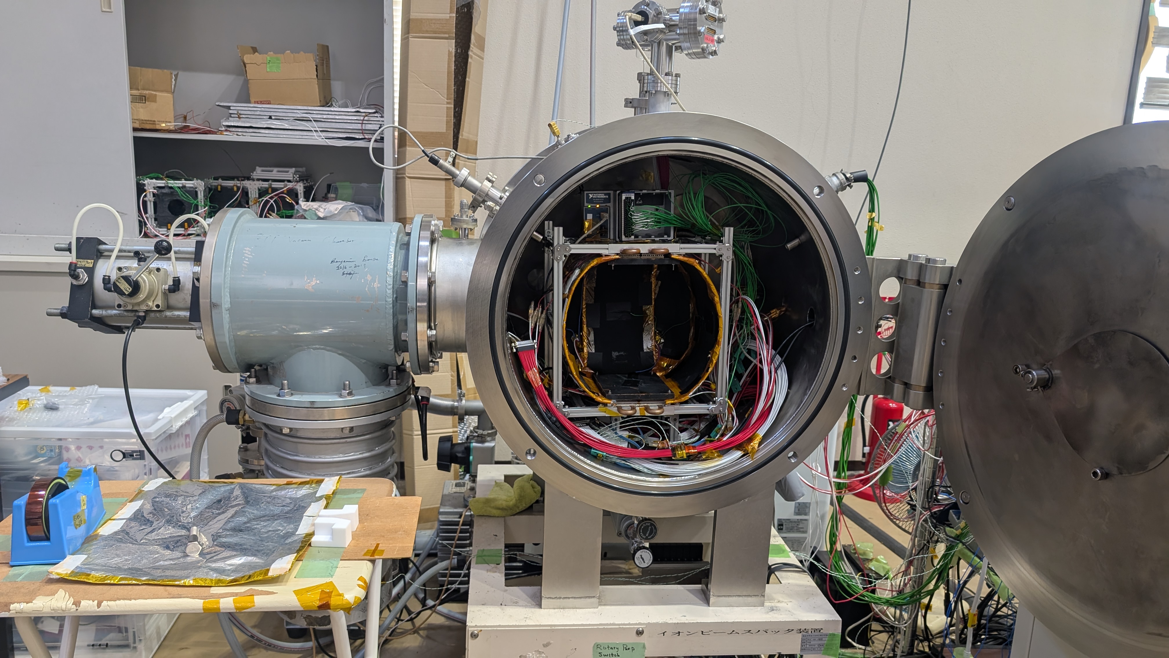 ペルチェ真空チャンバー